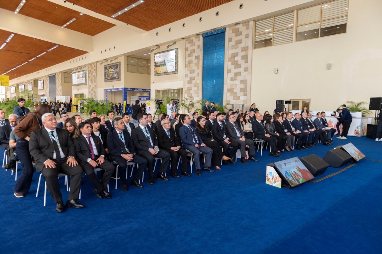 ADAU-nun rektoru beynəlxalq aqrar innovasiya platformasında çıxış edib - FOTOLAR